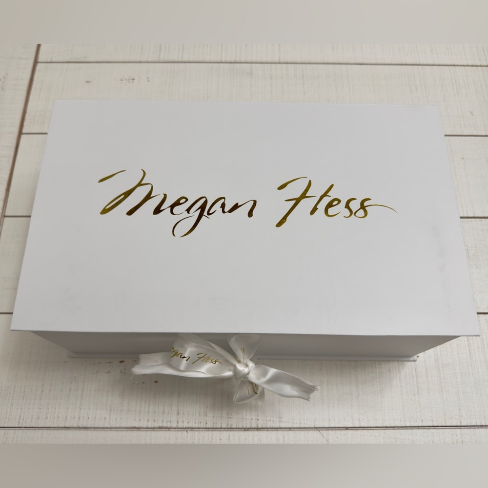 Grace Kelly Tea Cup Gift Set By Megan Hess - Picture 8 of 9